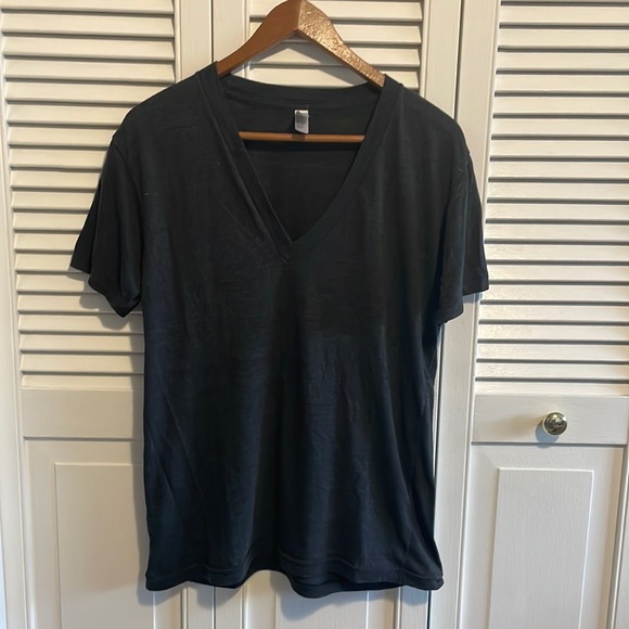 American Apparel l V-Neck T-Shirt - Picture 1 of 3